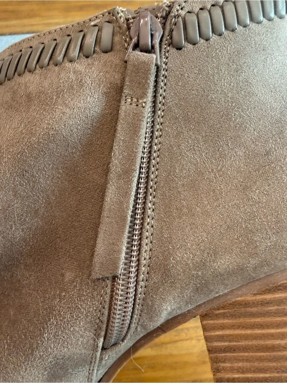Dolce Vita Taupe Suede Ankle Booties Whipstitch Trim Block Heel Size 8